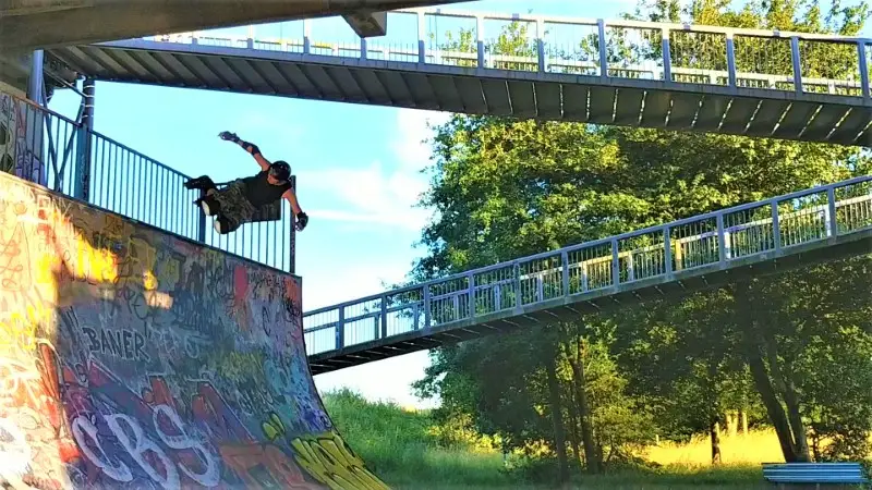 Vertskating